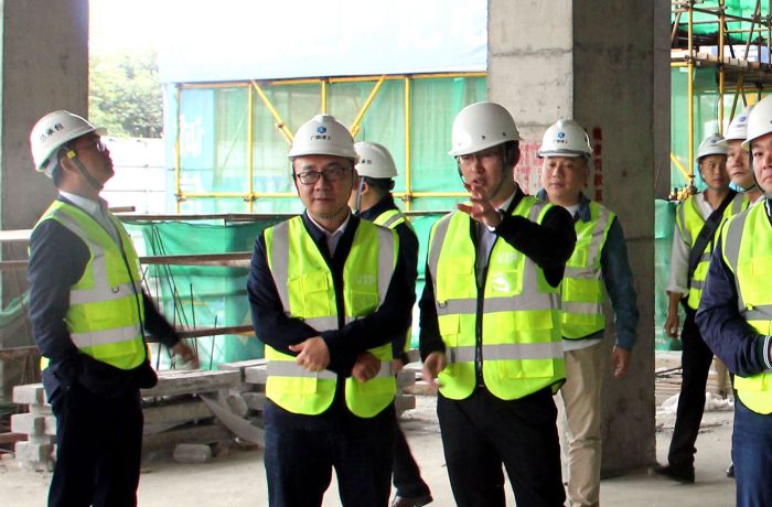 陆烜一行到江苏省构筑工程集团有限公司项目现场参观 梁思赫 摄1.jpg