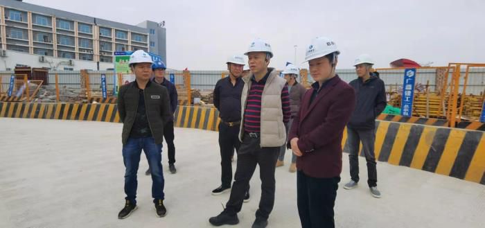 4.1领导现场。侯健杰 摄 (2)700.jpg