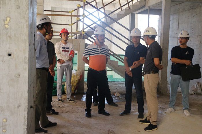 现场查抄。张钊林 摄.JPG