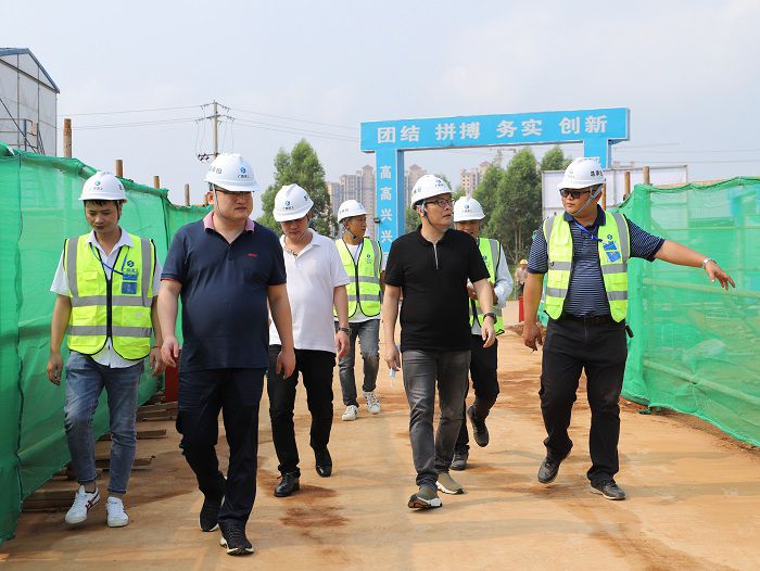 查抄现场。侯健杰 摄 (3).JPG