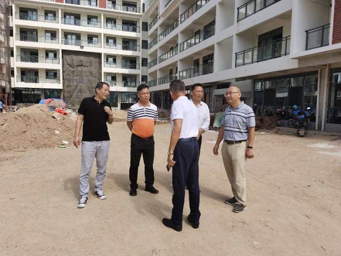 查抄现场。梁红玉 摄.jpg