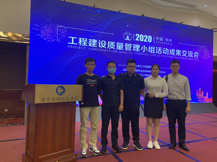 合照。李东成 摄.png