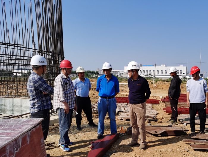 现场查抄领导。陆大南 摄.jpg