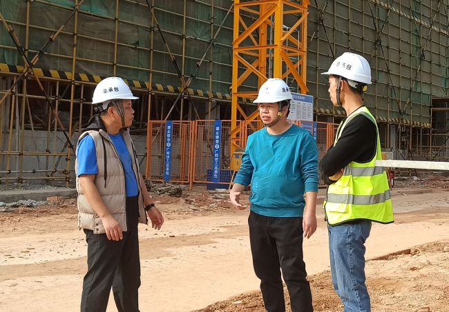 13深刻现场查看。林子薇 摄.jpg