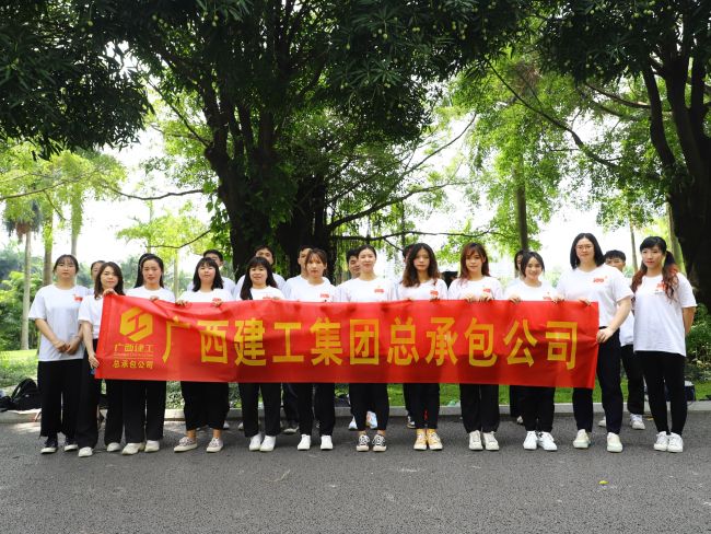 座谈会现场。杨桂峰 摄（建图）.jpg