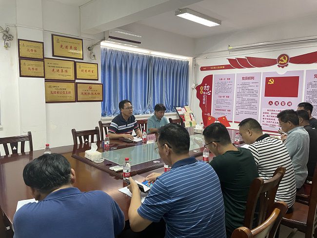 调研会现场。容芝雅 摄（建图）.jpg