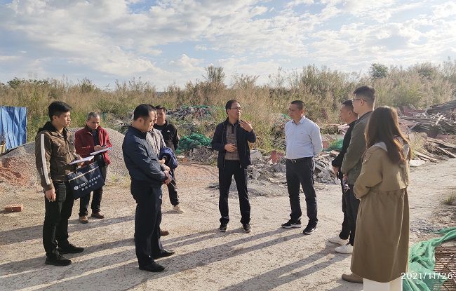 领导工作现场。梁金婷 摄（建图）.jpg