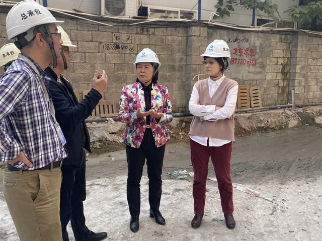 骆春燕在项目查抄领导。商秋劲 摄（建图).jpg