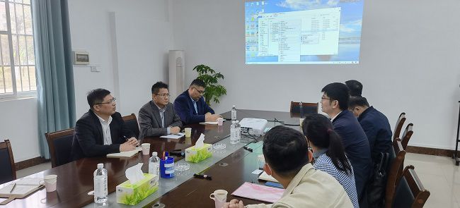 扶绥洽谈现场。刘华 摄（建图）.jpg