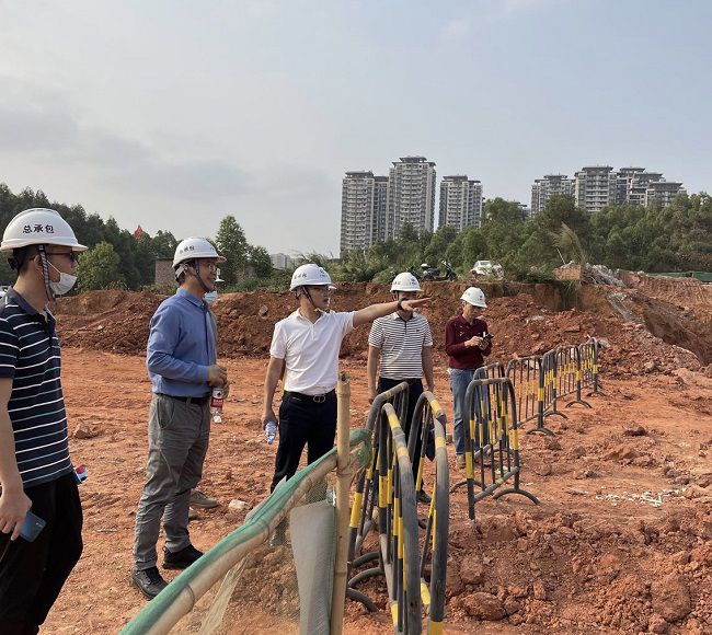 查抄现场。梁荣程 摄（建图）.jpg