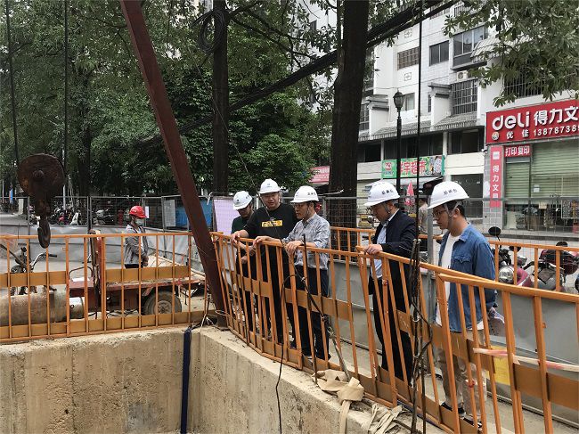 查抄现场。韦吉亮 摄（建图）.jpg