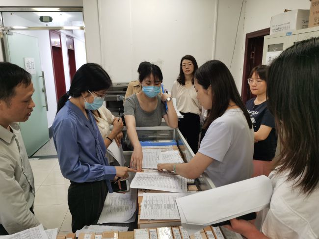 复查资料。梁红玉 摄（建图）.jpg